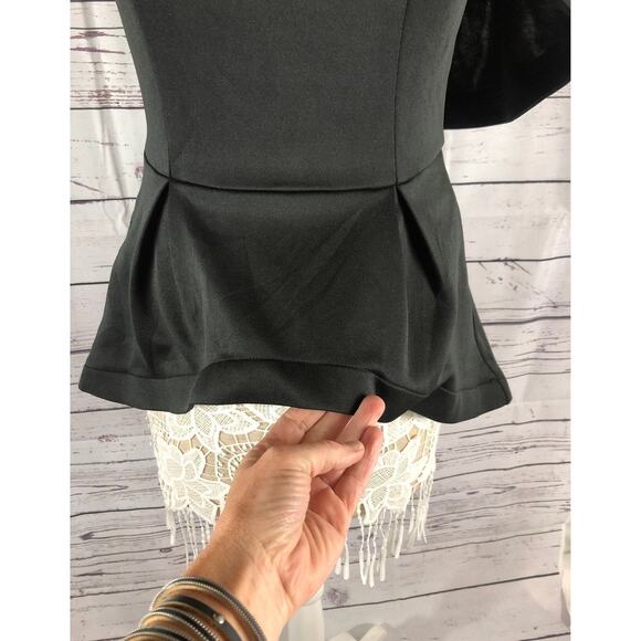 NWT Fashion Nova city heights top large cape shoulder & ruffles size medium - Picture 3 of 10